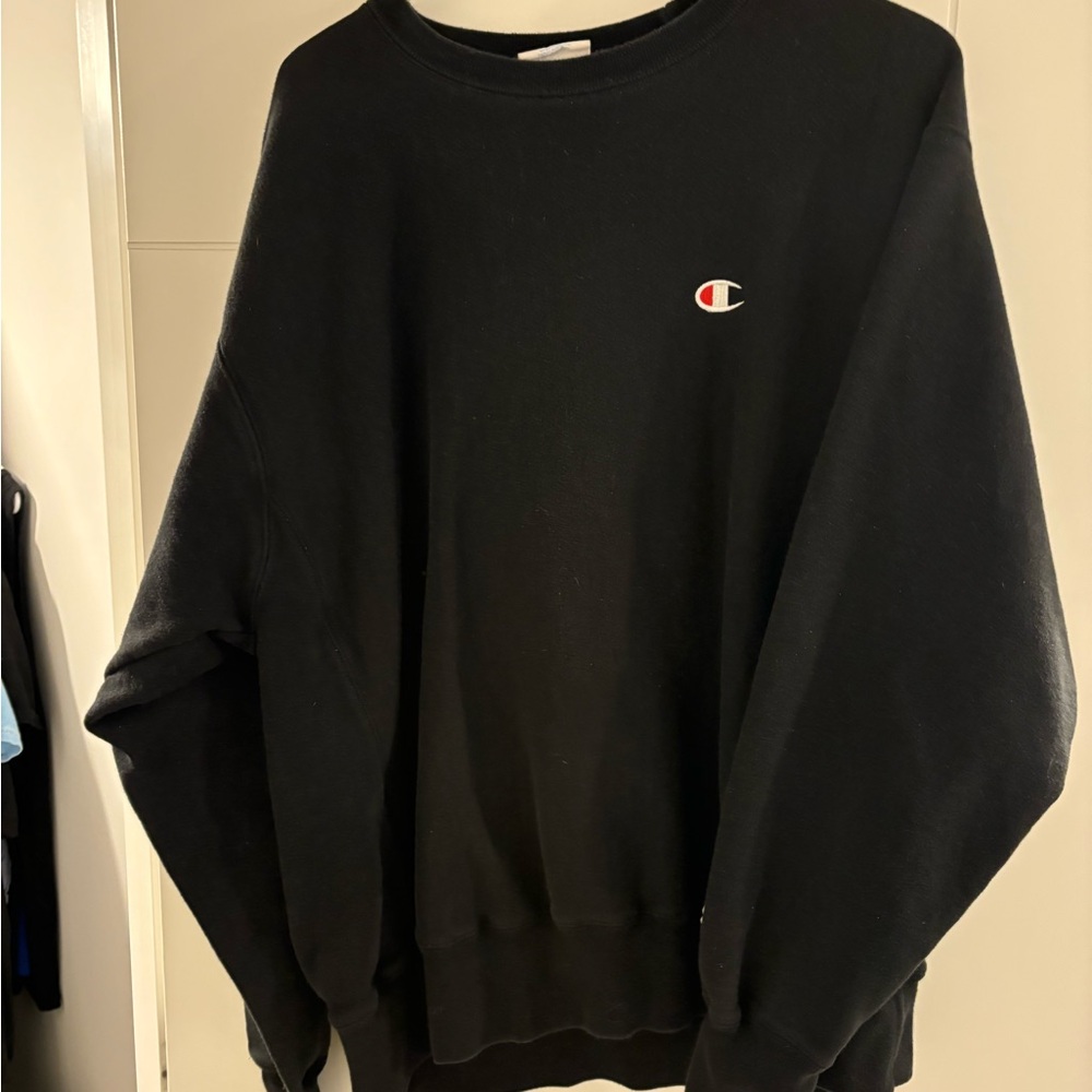 Champion Men's Classic Black Crewneck Sweater